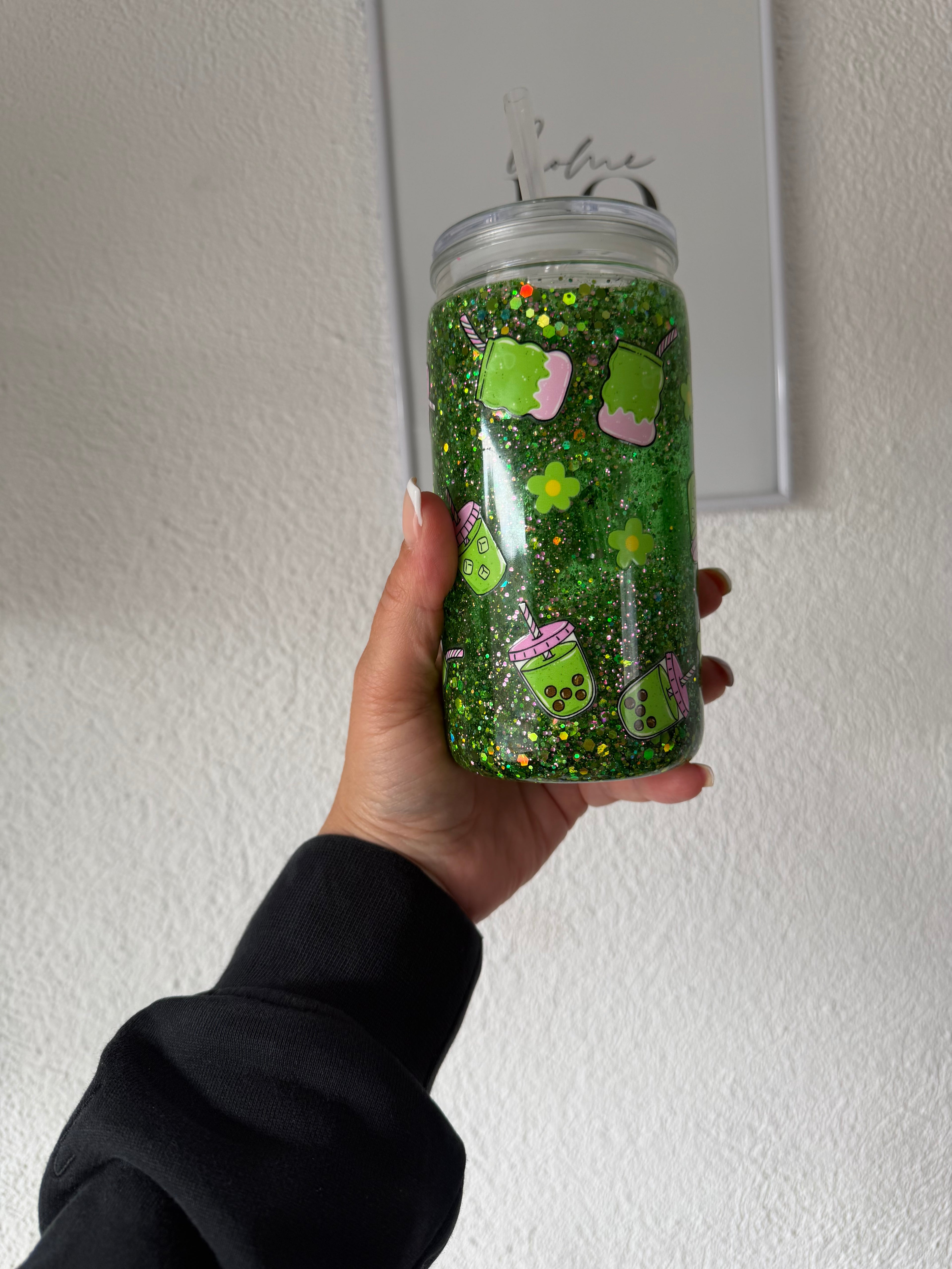 Matcha Glitzer Snowglobe Becher – 16 oz